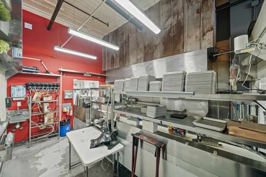 More Photos Of 3107-3111 Gillham Rd, Kansas City Storefront Retail Office For Sale