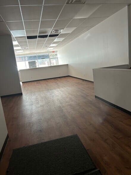 More Photos Of 3202-3210 Crooks Rd, Royal Oak Unknown For Lease