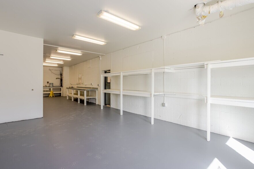 More Photos Of 999 NE 2nd St, Bend Freestanding For Lease