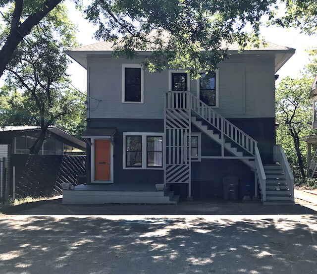 More Photos Of 729 N Bishop Ave, Dallas Office For Sale