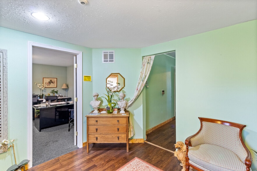 More Photos Of , Winter Haven Office For Sale