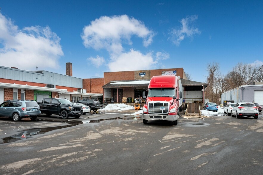 More Photos Of 263-275 Park Ave, East Hartford Warehouse For Lease