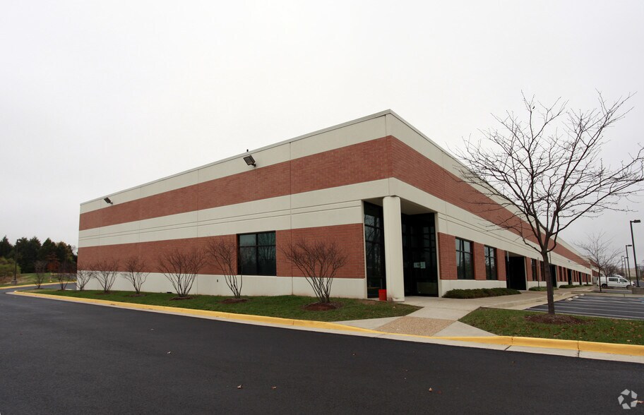 More Photos Of 8480-8498 Kao Cir, Manassas Unknown For Lease