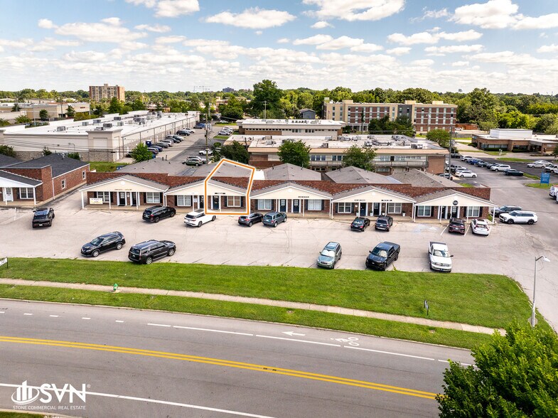 More Photos Of 121 Malabu Dr, Lexington Office For Sale