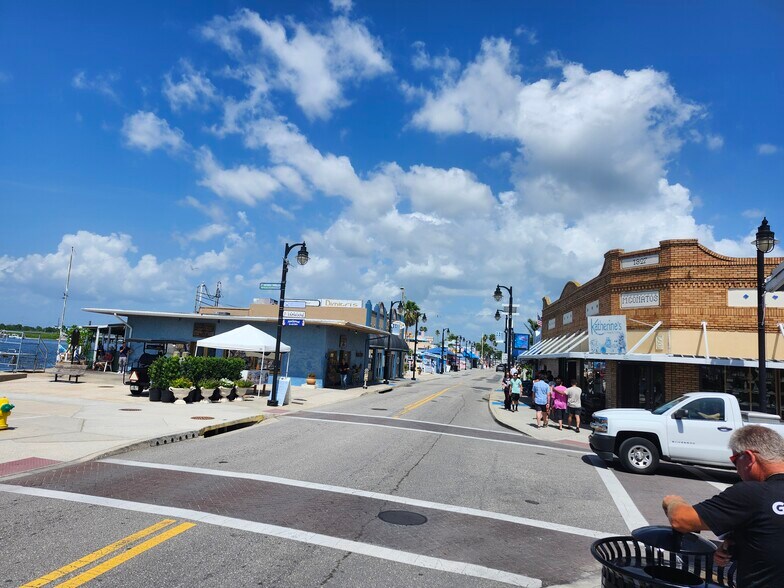 More Photos Of 531 Athens St, Tarpon Springs Storefront Retail Office For Sale