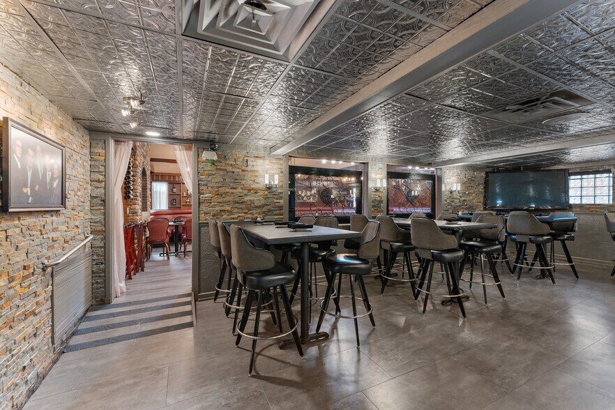 More Photos Of 4305 Portage St NW, Canton Restaurant For Sale