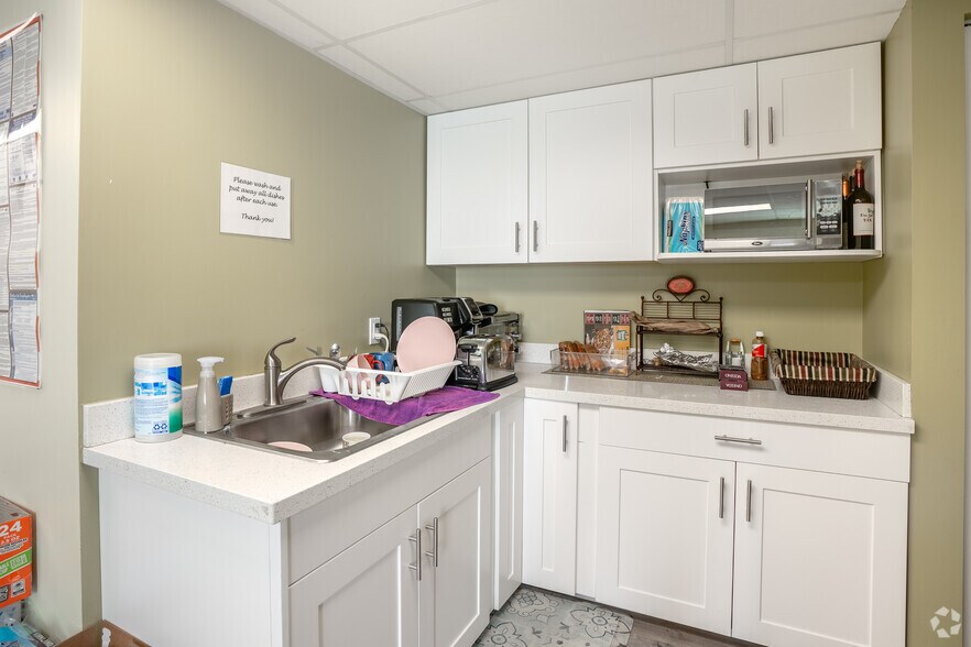 More Photos Of 635 Ygnacio Valley Rd, Walnut Creek Freestanding For Sale