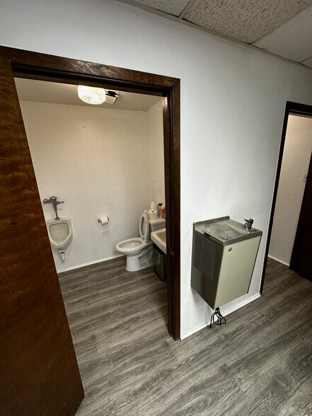 More Photos Of 212 N 16th St, La Porte Light Distribution For Sale