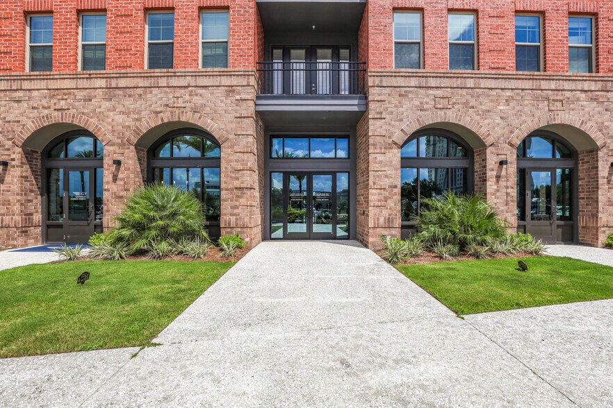 More Photos Of 5 Resort Dr, Savannah Apartments For Lease