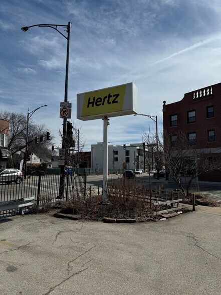 More Photos Of 5050-5052 N Lincoln Ave, Chicago Convenience Store For Lease