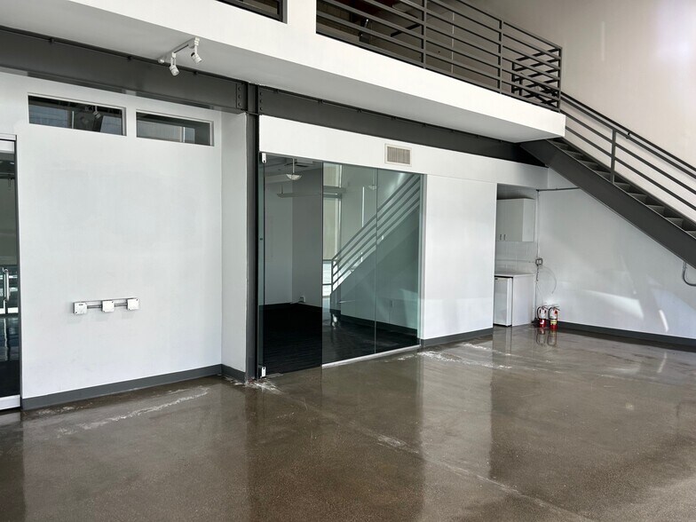 More Photos Of 4052-4058 Del Rey Ave, Marina Del Rey Loft Creative Space For Lease