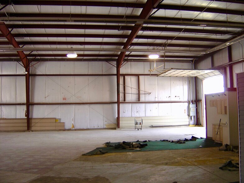 More Photos Of 437 Dunlap St, Delaware Warehouse For Lease