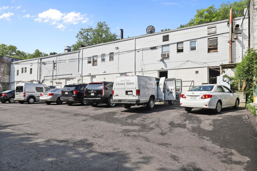 More Photos Of 1159-1177 Pleasantville Rd, Briarcliff Manor Village Restaurant For Sale