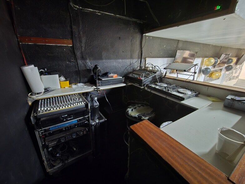 More Photos Of 6045-6051 SW 8th St, Miami Storefront Retail Residential For Lease