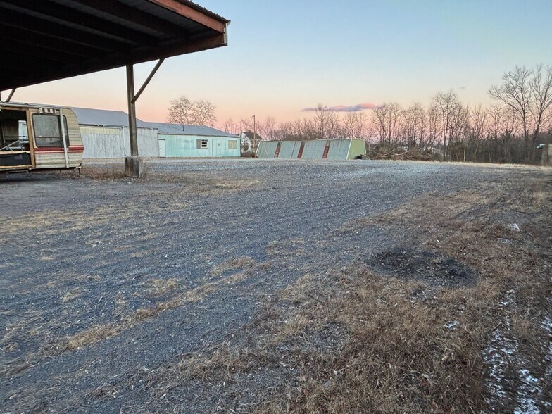 More Photos Of 2020 Chambersburg Rd, Gettysburg Warehouse For Lease