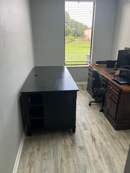 More Photos Of 406 Turtle Creek Dr, Shreveport Office For Sale
