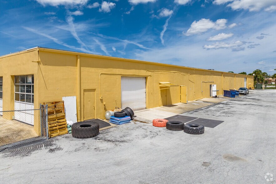 More Photos Of 5144-5158 US Highway 19, New Port Richey Freestanding For Lease