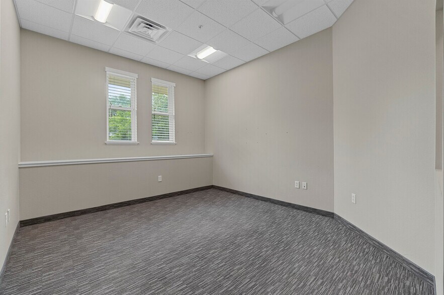 More Photos Of 4315 Windsor Centre Trl, Flower Mound Office For Lease