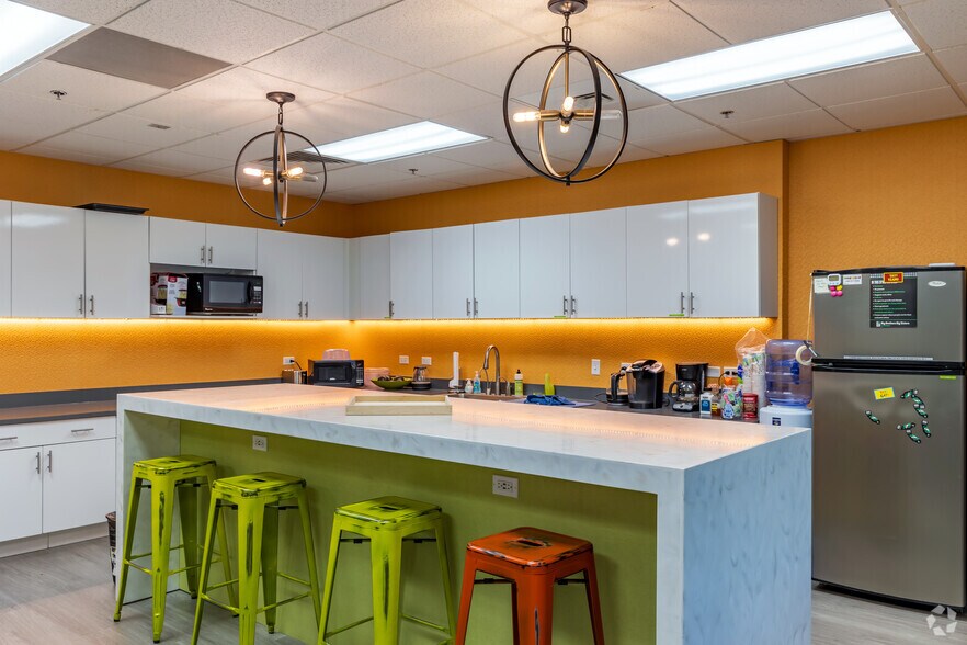 More Photos Of 750 W Hampden Ave, Englewood Unknown For Lease