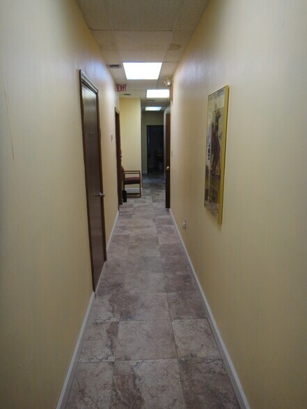 More Photos Of 14205 W Dixie Hwy, North Miami Medical For Sale