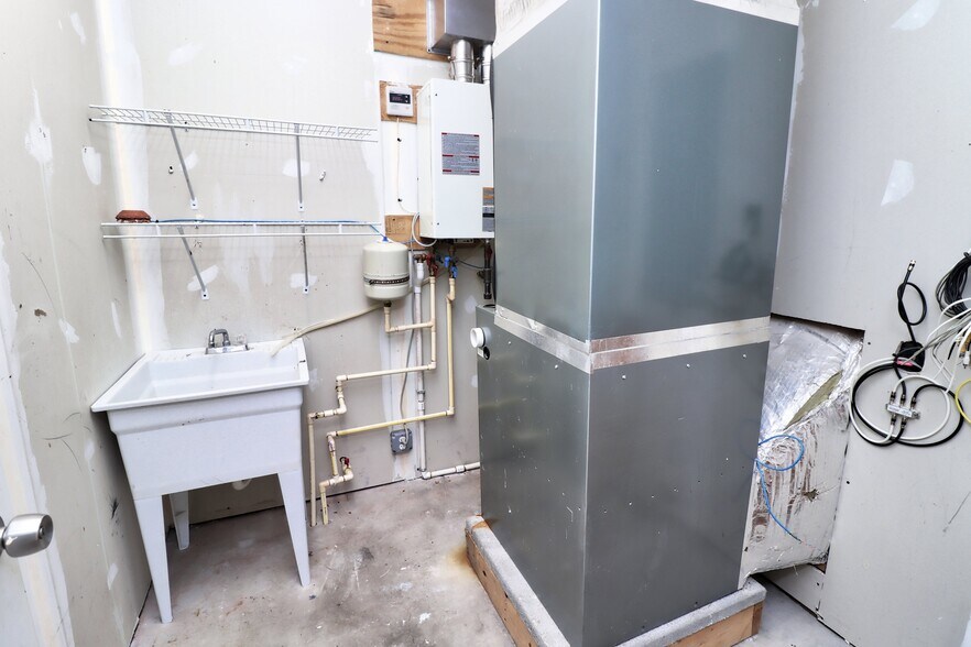 More Photos Of 524-534 Wolcott Rd, Wolcott Unknown For Lease