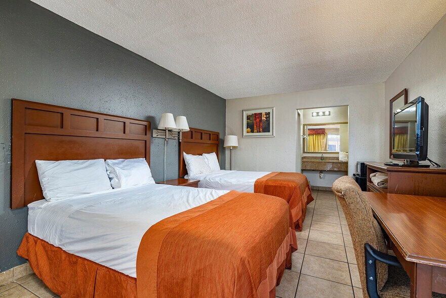 More Photos Of 11736 US Highway 19, Port Richey Hotel For Sale