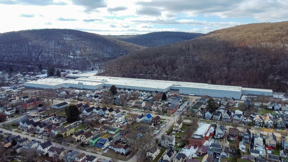 Primary Photo Of 325 Buffalo St, Franklin Warehouse For Lease