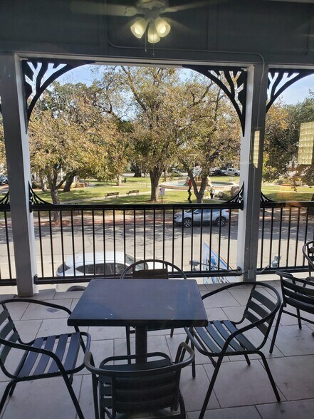 More Photos Of 204 S Austin St, Seguin Restaurant For Sale