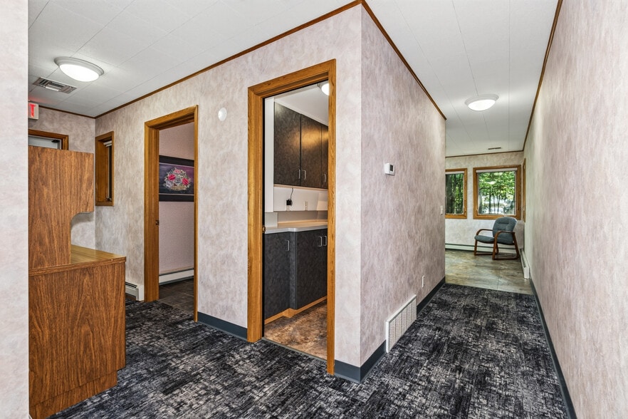 More Photos Of 9758 W Lake Ave, Minocqua Medical For Sale