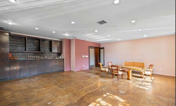 More Photos Of 1243-1261 S Boyle Ave, Los Angeles Warehouse For Sale