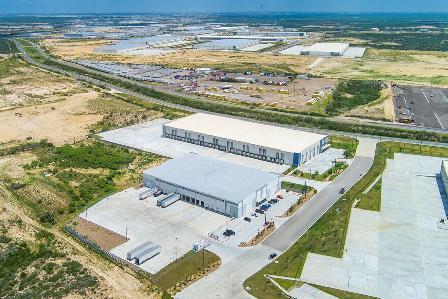 More Photos Of 119 Man United St., Laredo Warehouse For Sale