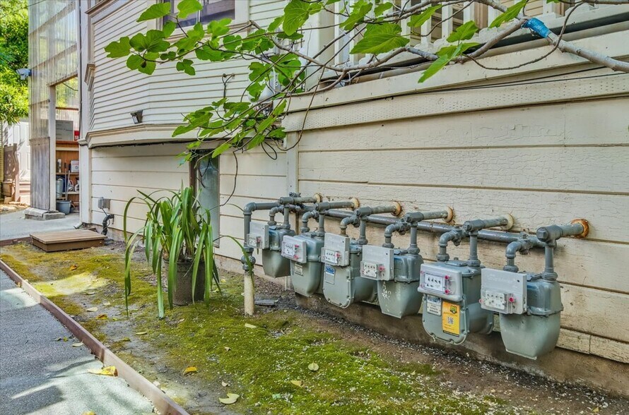 More Photos Of 1827-1829 Berkeley Way, Berkeley Apartments For Sale