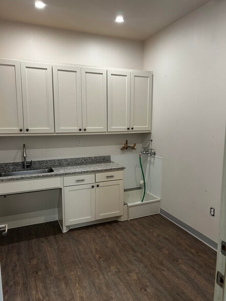 More Photos Of 12124 S Pipeline Rd, Euless Industrial For Lease