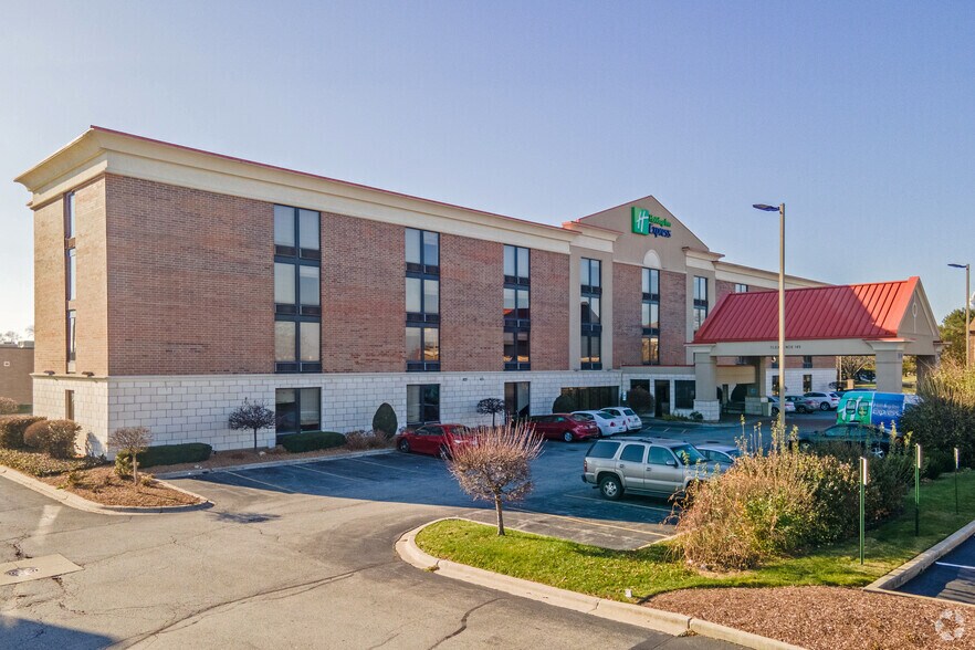 More Photos Of 13330 Cicero Ave, Crestwood Hotel For Sale