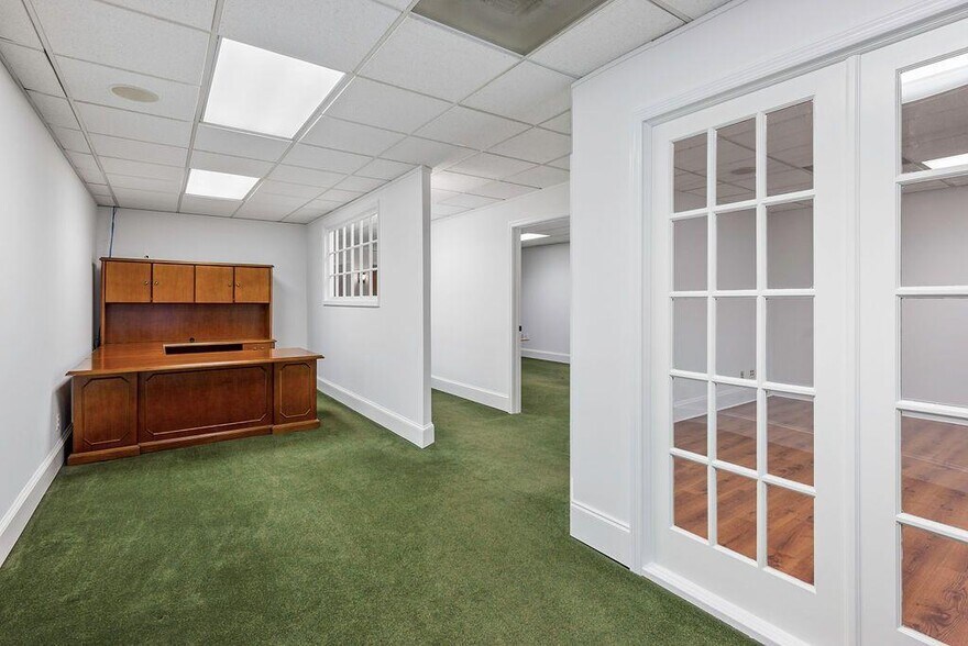 More Photos Of 1549 Clairmont Rd, Decatur Medical For Sale