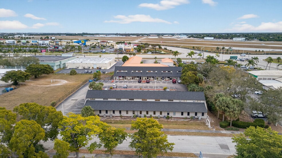 More Photos Of 5235 Ramsey Way, Fort Myers Office For Sale