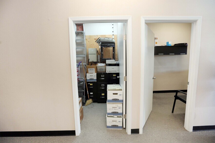 More Photos Of Thomas Rd @ SWC Thomas Rd. & 51st Ave., Phoenix Unknown For Lease