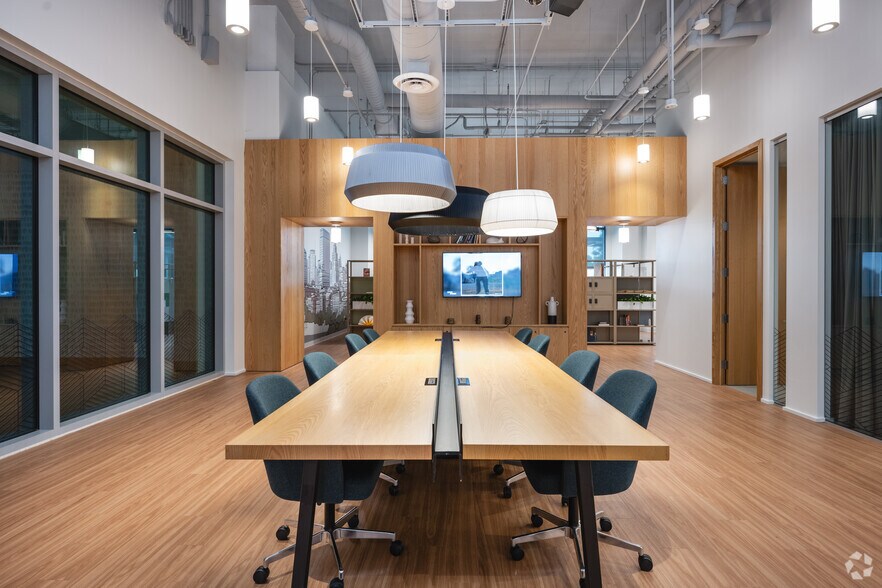 More Photos Of 355 S Main St, Greenville Office For Lease