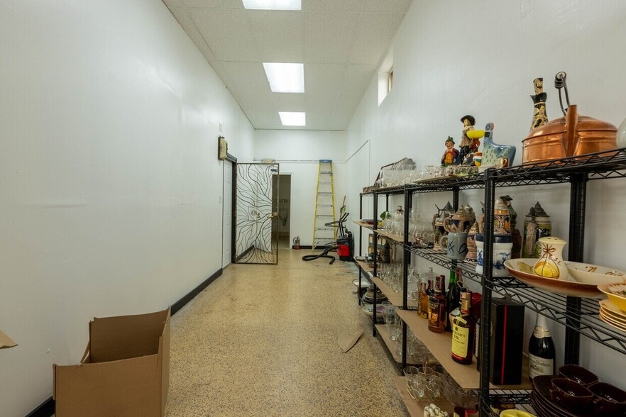 More Photos Of 3933 1/2-3939 1/2 W Colfax Ave, Denver Unknown For Lease