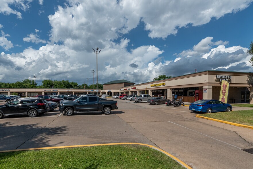 More Photos Of 8604-8686 N Hwy 6, Houston Unknown For Lease