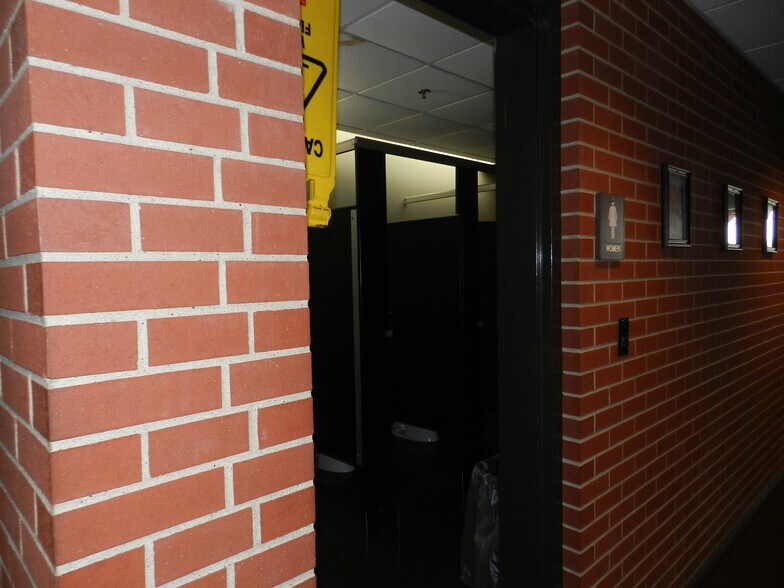 More Photos Of 309 E Main St, Carbondale Restaurant For Sale