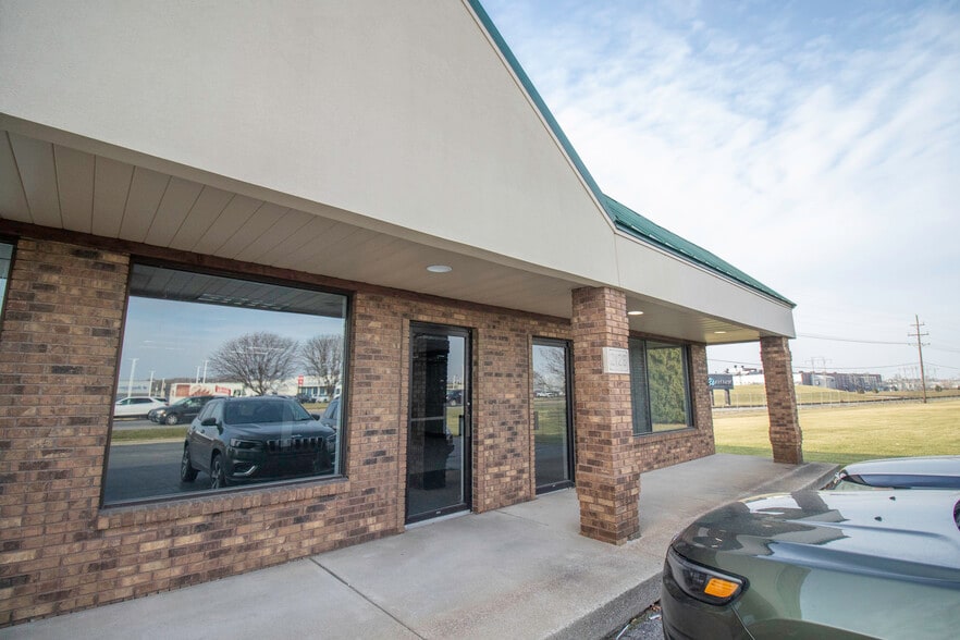 More Photos Of 2128 Sagamore Pky S, Lafayette Storefront Retail Office For Lease