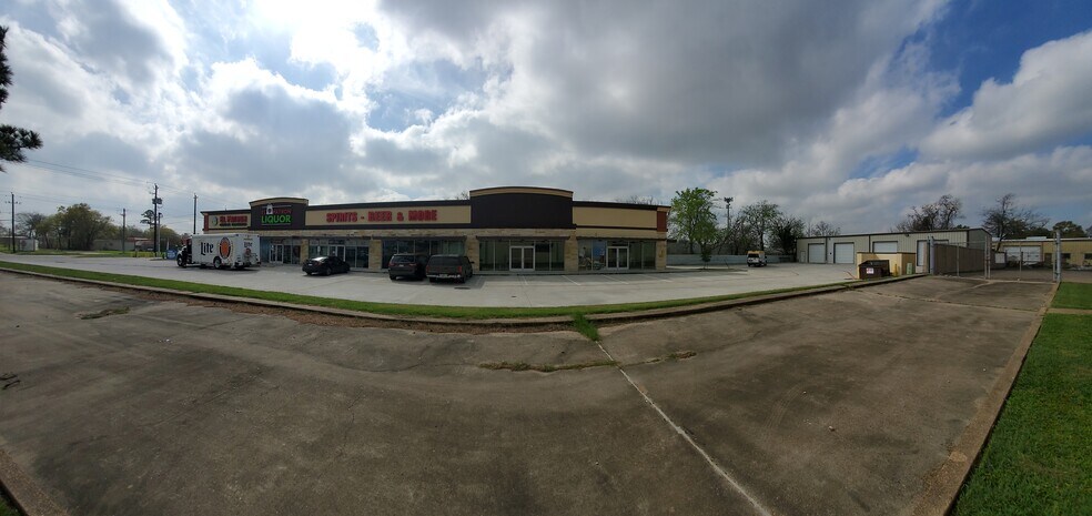 More Photos Of 527 Sheldon Rd, Channelview Freestanding For Lease