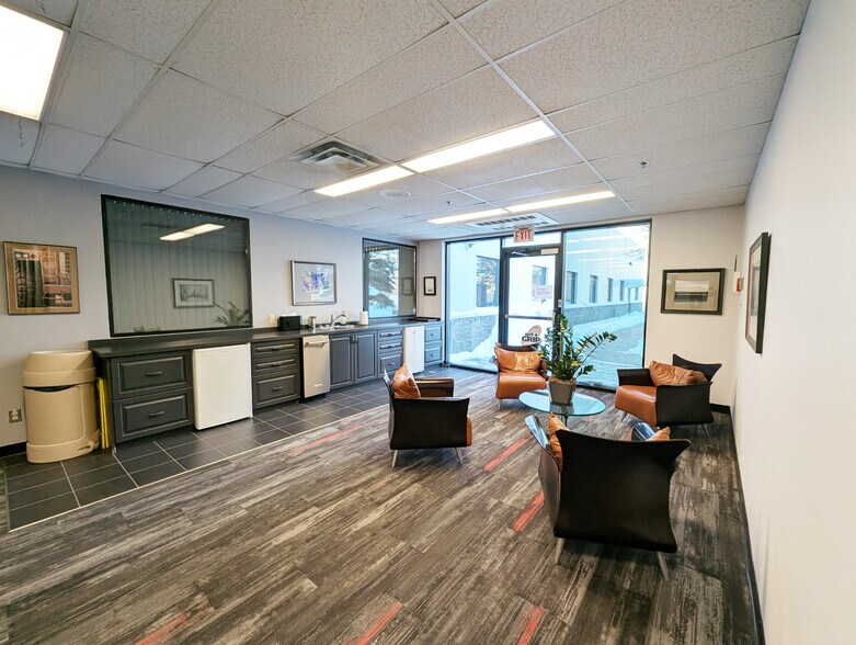 More Photos Of 9421 17 Av NW, Edmonton Office For Sale