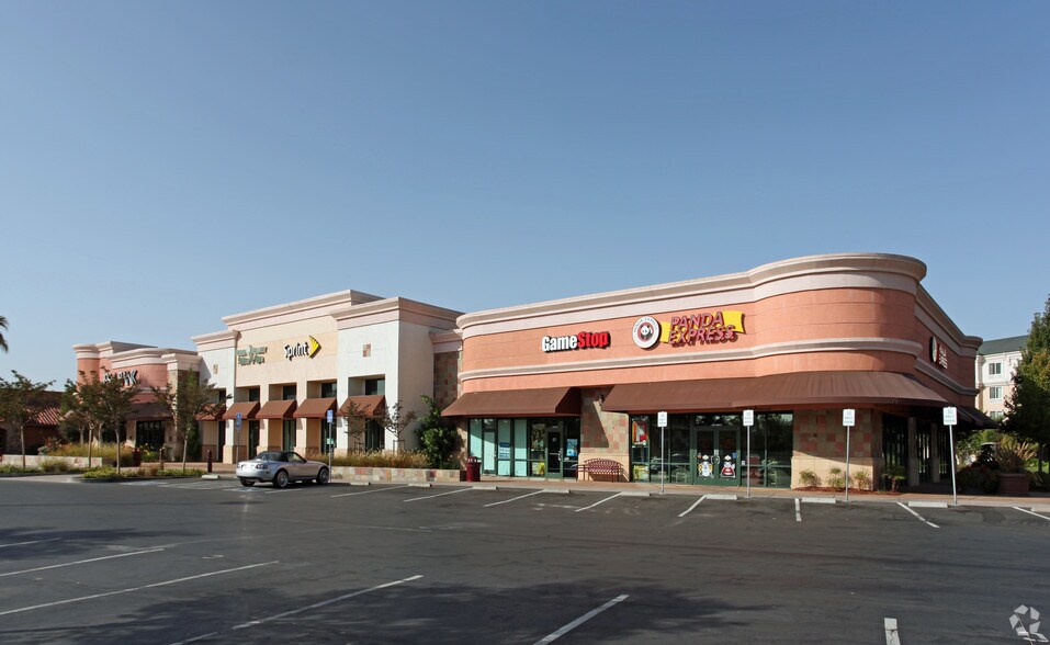 More Photos Of 1570-1650 Gateway Blvd, Fairfield Unknown For Lease