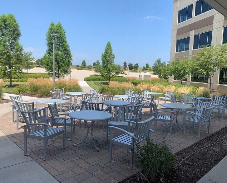 More Photos Of 18020 Burt St, Elkhorn Office For Lease