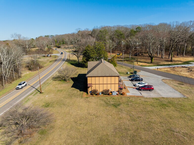 More Photos Of 2133 W Madison Ave, Athens Apartments For Sale