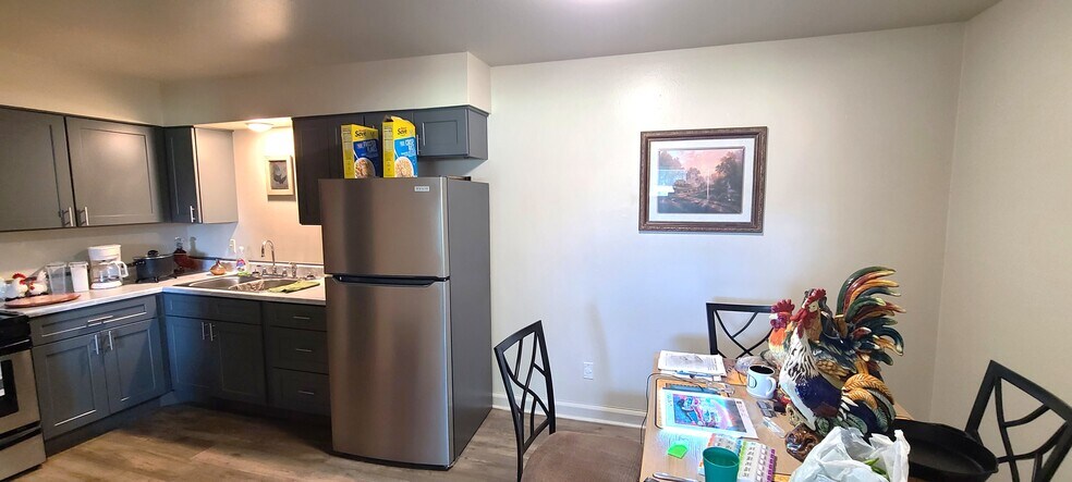 More Photos Of 1114-1128 E 9th St, Russellville Apartments For Sale