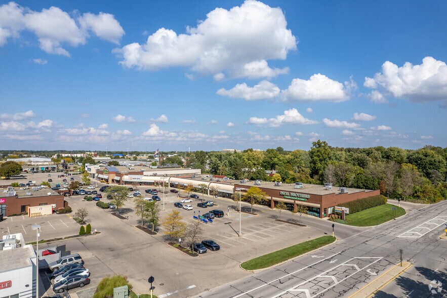 More Photos Of 6600-6694 Sawmill Rd, Columbus Storefront For Lease