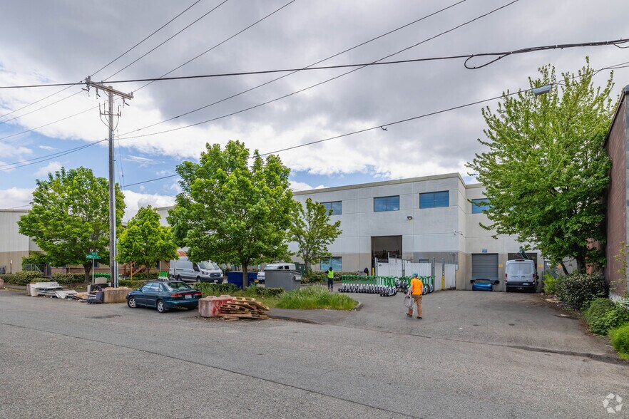 More Photos Of 547-549 S River St, Seattle Unknown For Lease